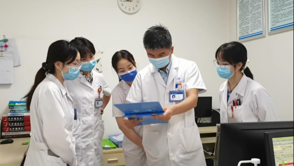 An eye health cooperation platform connecting experts, hospitals, and execution capability