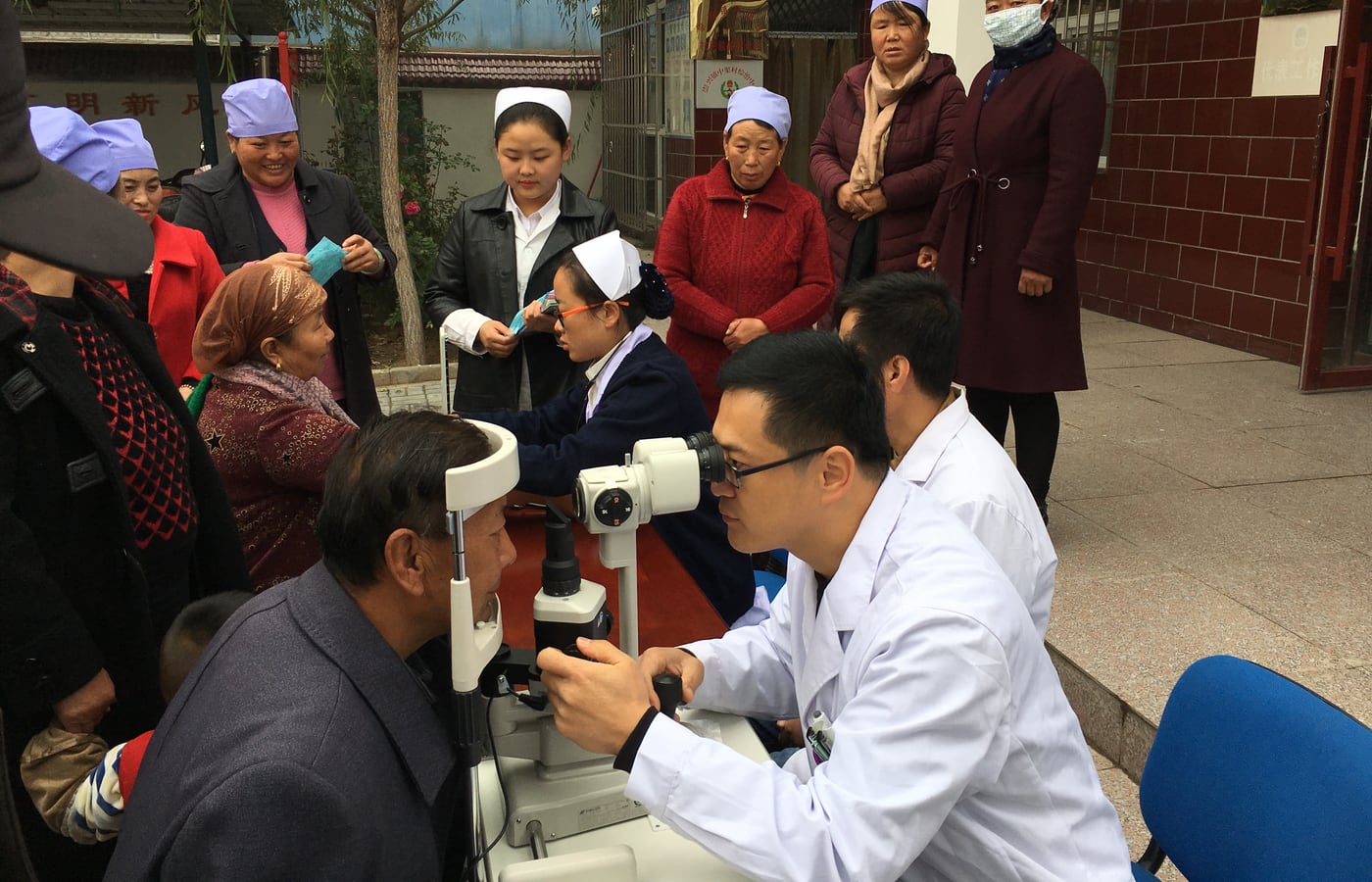 Jishishan charity support and patient service scene