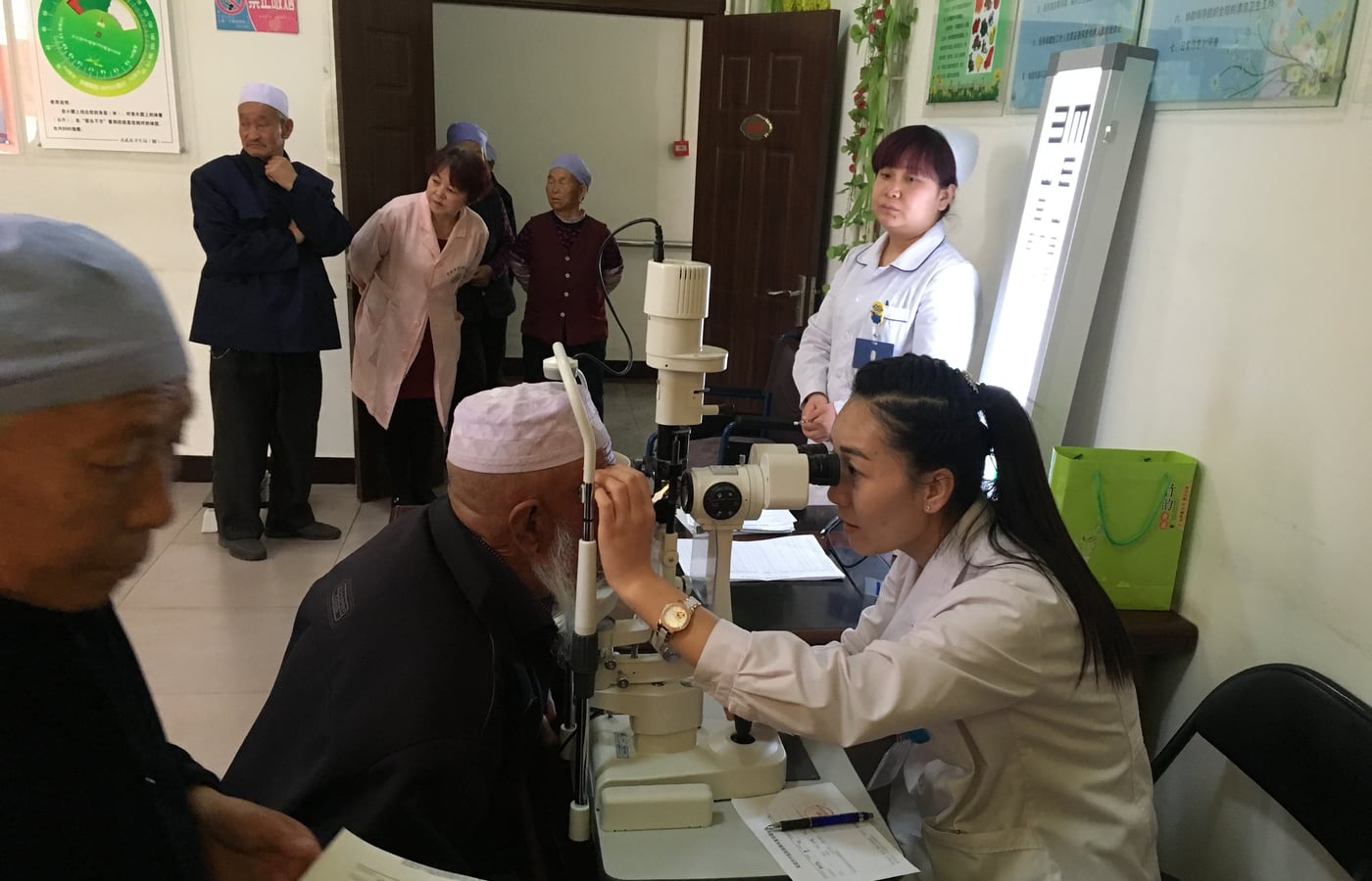 Jishishan clinical service and examination scene